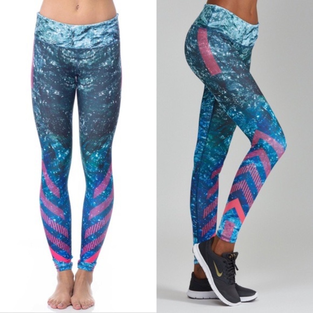 Noli Yoga Coral Printed Leggings Large EUC